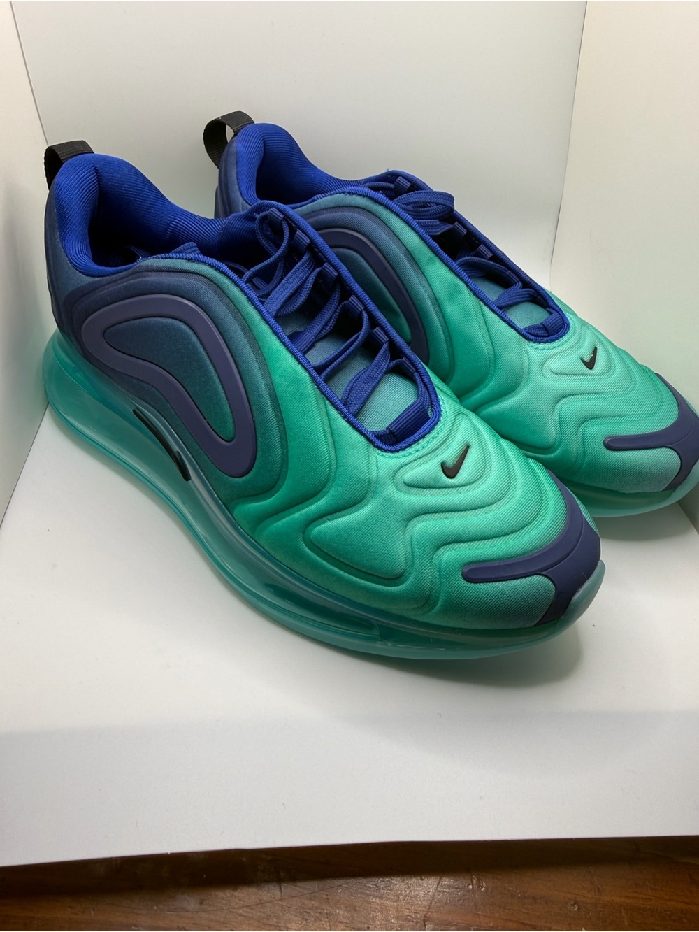 Nike Air Max 720 sneakers in Sea Forest |Youth 6 OR Women’s 8